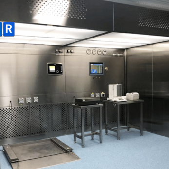 Có nên lắp rèm cho Dispensing Booth?