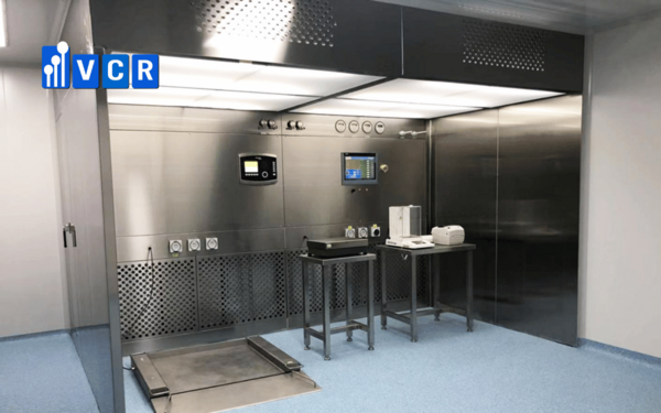 Có nên lắp rèm cho Dispensing Booth?